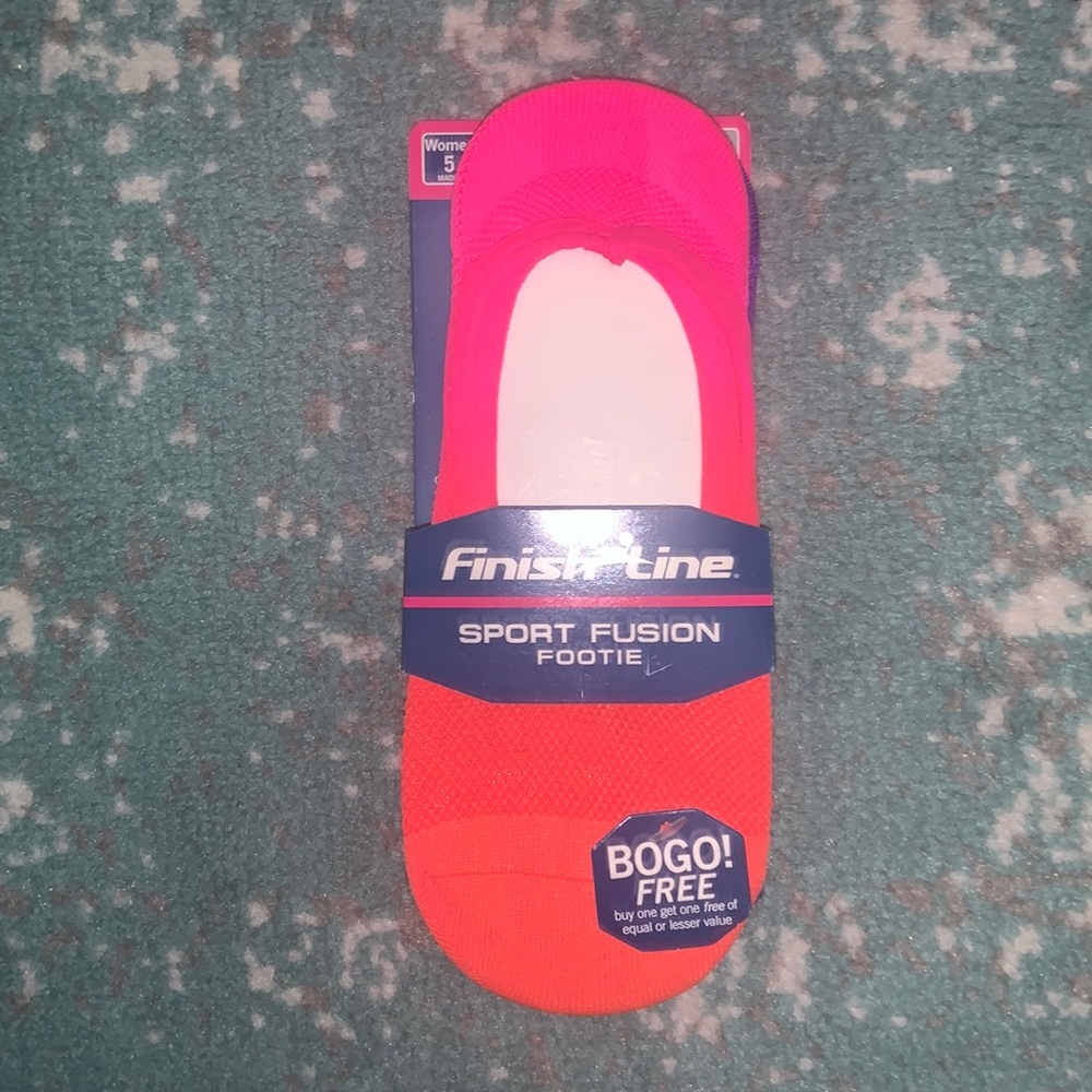 Finish line ombré socks